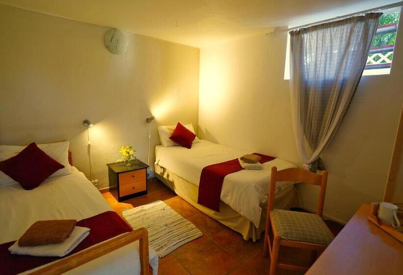 اتاق اکونومی, Uhland