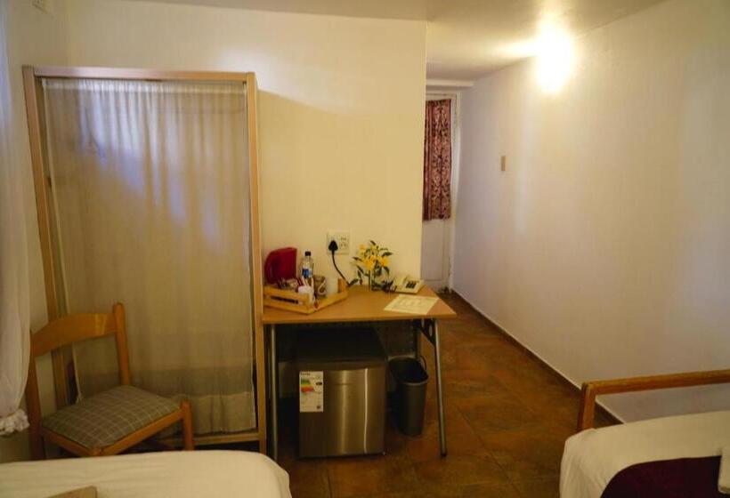 اتاق اکونومی, Uhland