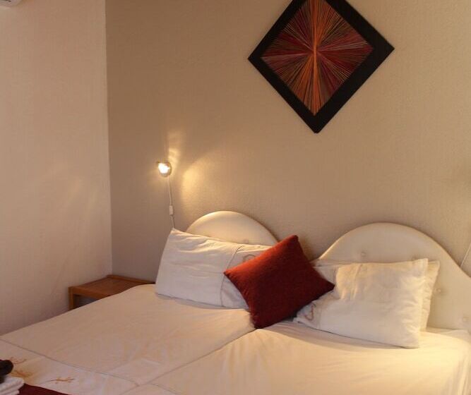 اتاق استاندارد یک نفره, Uhland