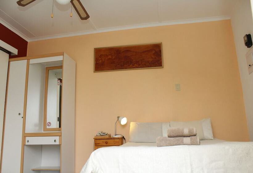 اتاق استاندارد یک نفره, Uhland