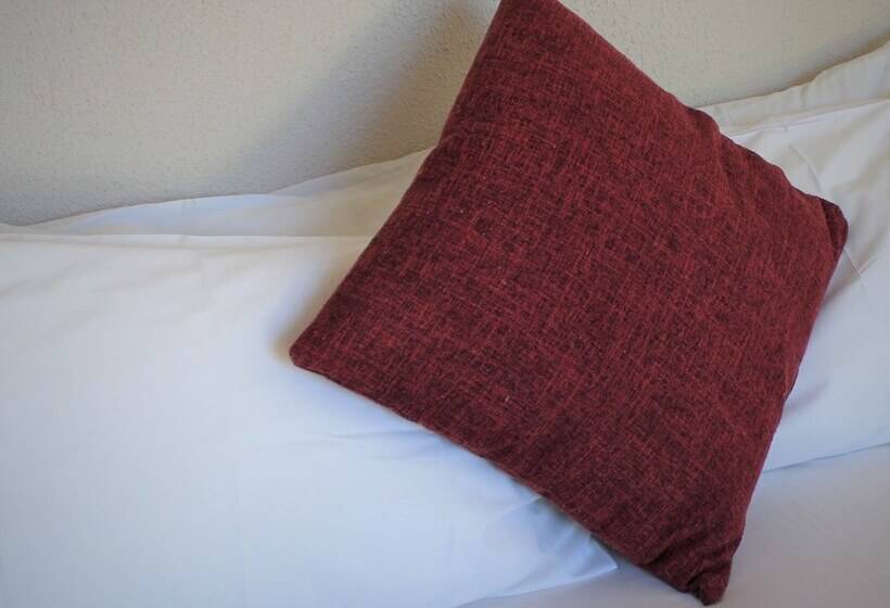 اتاق سوپریور یک تخته, Uhland