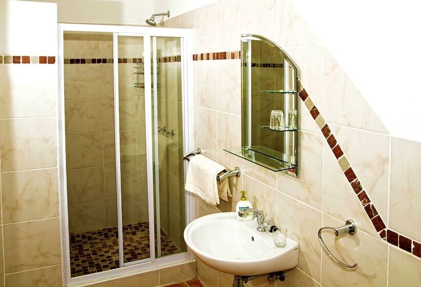 اتاق سوپریور, Uhland