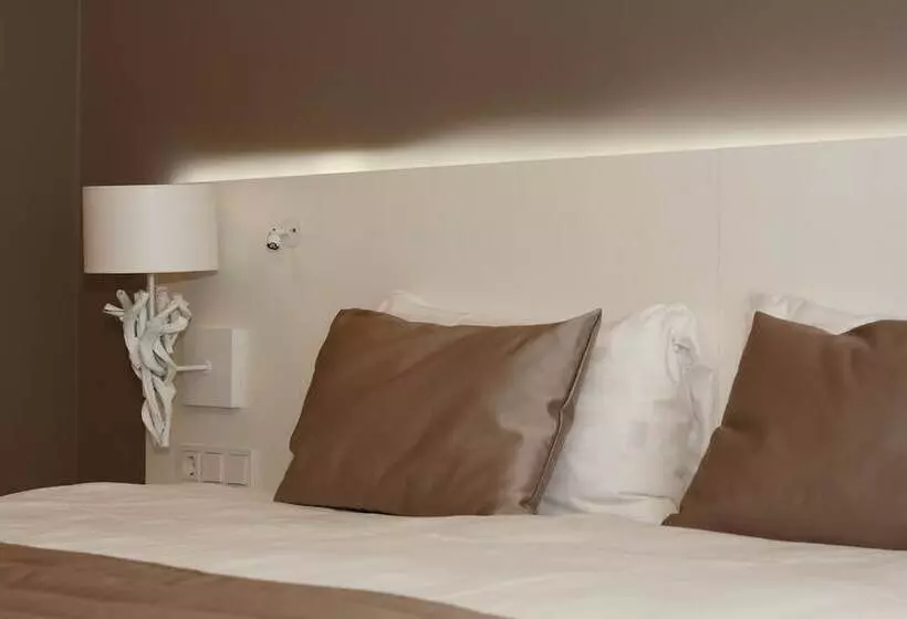 身障者適用スーペリアールーム, Van Der Valk Hotel Groningen Westerbroek