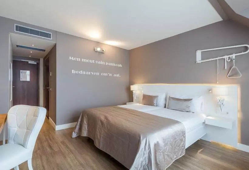 身障者適用スーペリアールーム, Van Der Valk Hotel Groningen Westerbroek