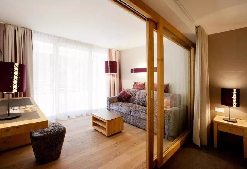 Habitación Superior amb Balcó, Walliserstube