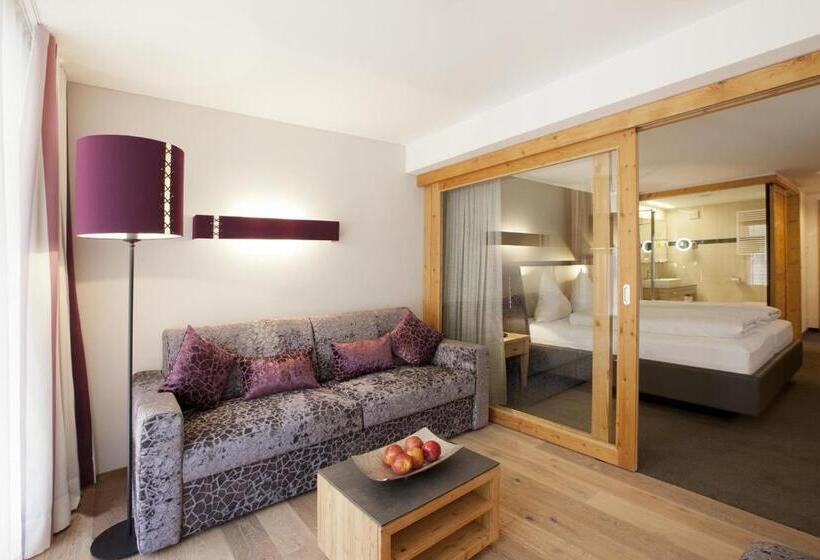 带阳台的高级房间, Walliserstube