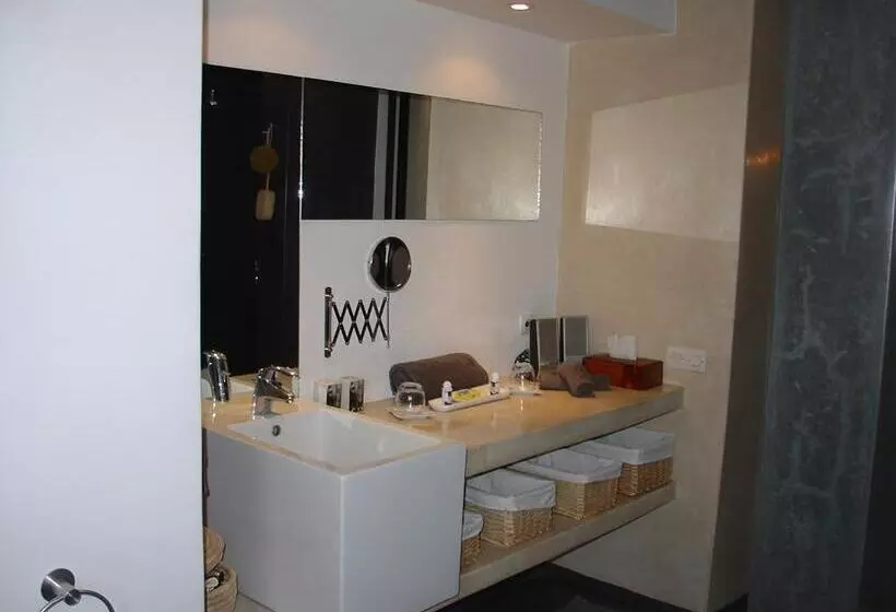 سوییت, La Villa & Spa