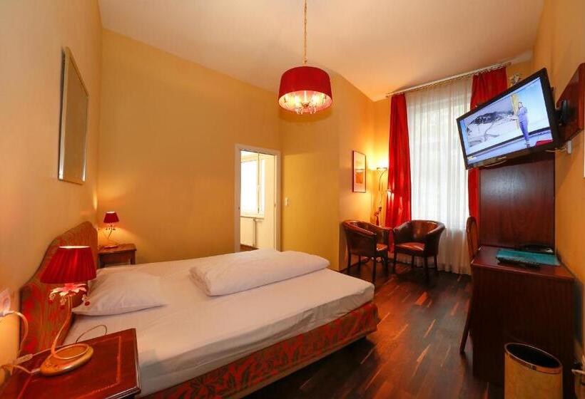 اتاق لوکس, Very Central, 5 Min To City Center, Self Check In