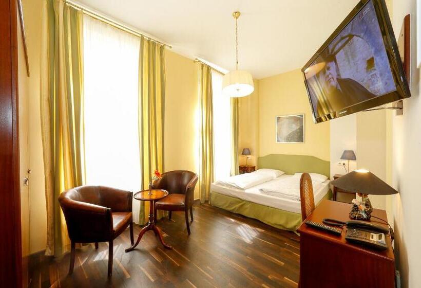 اتاق لوکس, Very Central, 5 Min To City Center, Self Check In