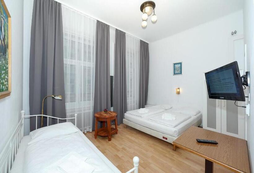 اتاق استاندارد سه نفره, Very Central, 5 Min To City Center, Self Check In