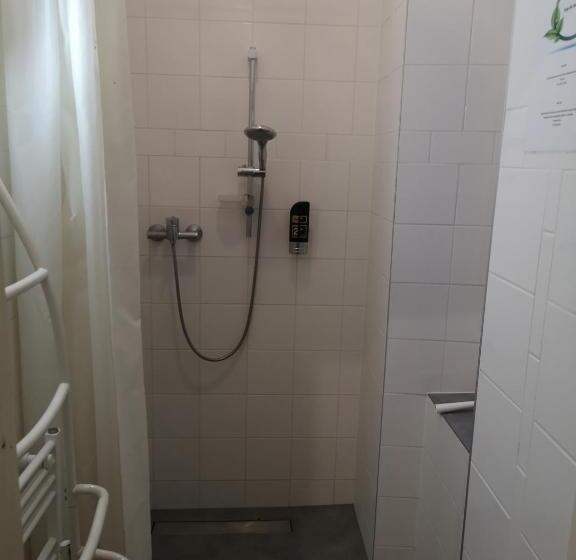 اتاق استاندارد با سرویس بهداشتی مشترک, Very Central, 5 Min To City Center, Self Check In