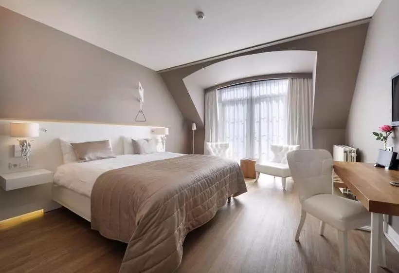 身障者適用スーペリアールーム, Van Der Valk Hotel Groningen Westerbroek