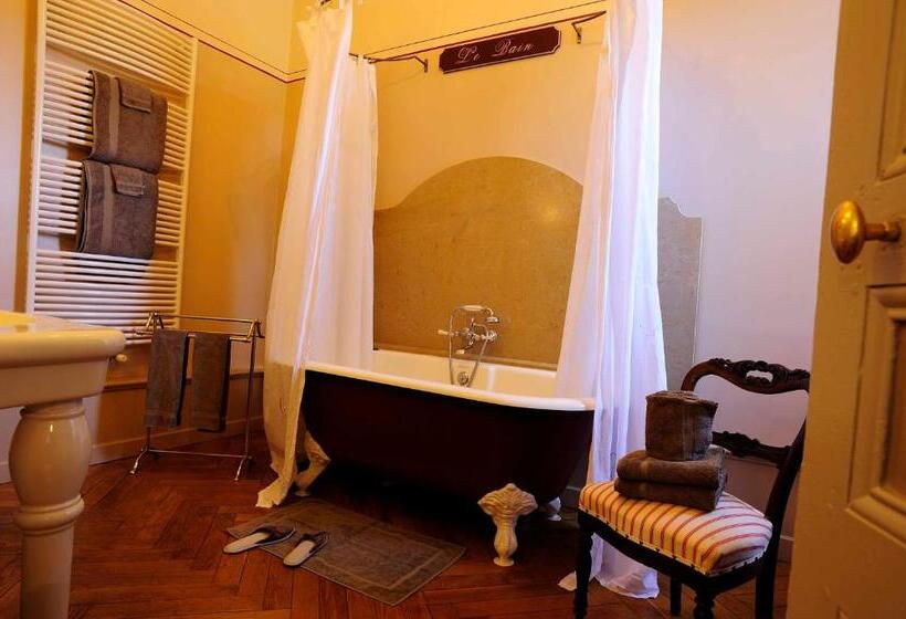 Полулюкс, Château Clément Teritoria