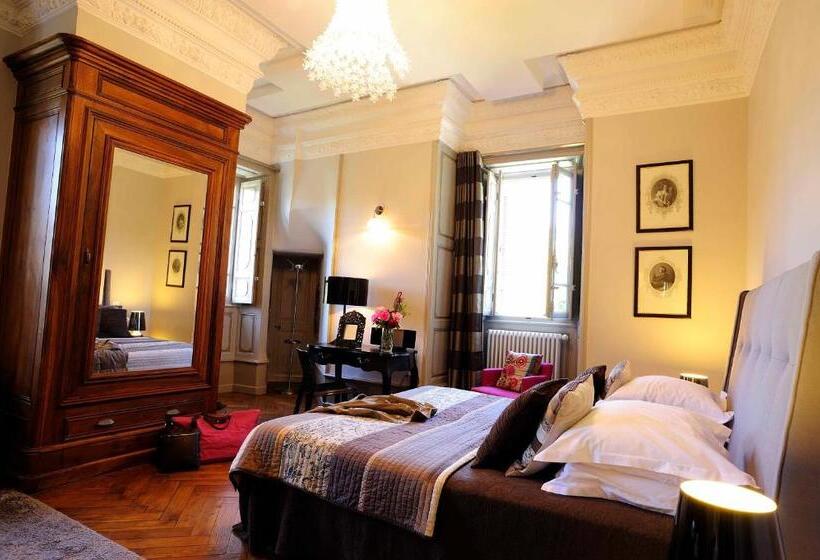 Полулюкс, Château Clément   Teritoria