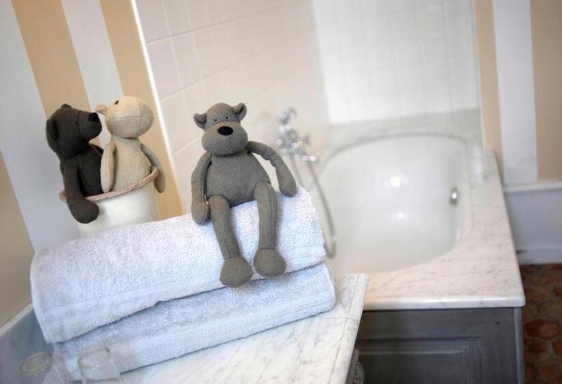 Номер Стандарт, Château Clément Teritoria