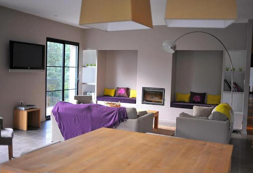 Вилла с 1 спальней и бассейном, Château Clément Teritoria