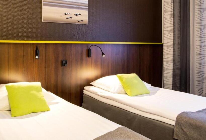חדר סטנדרט עם מרפסת, Finlandia Hotel Airport Oulu