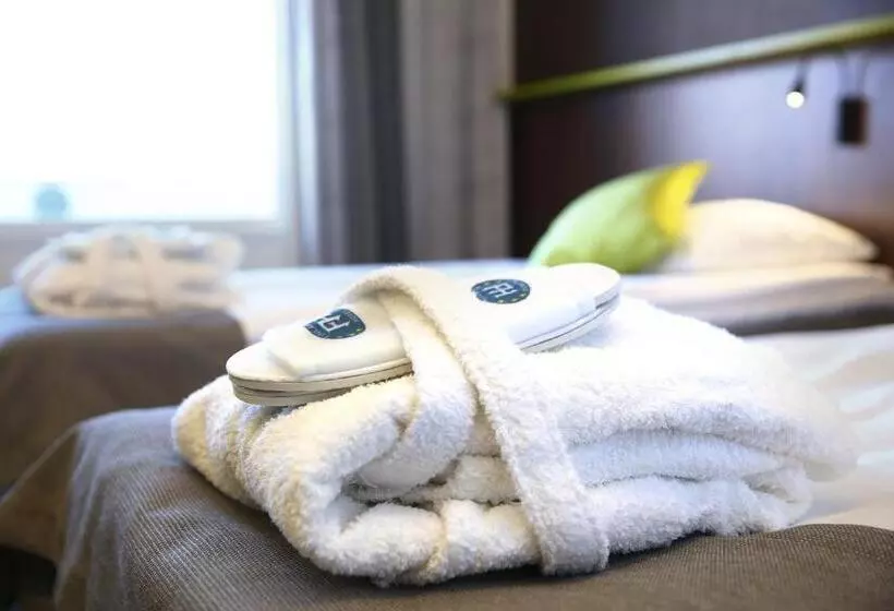 اتاق استاندارد با بالکن, Finlandia Hotel Airport Oulu