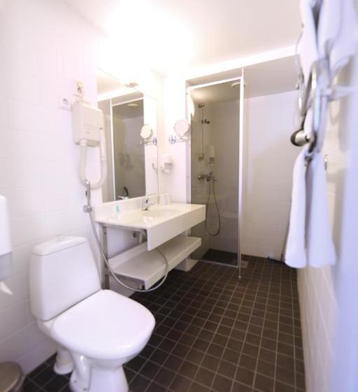 חדר סטנדרט עם מרפסת, Finlandia Hotel Airport Oulu