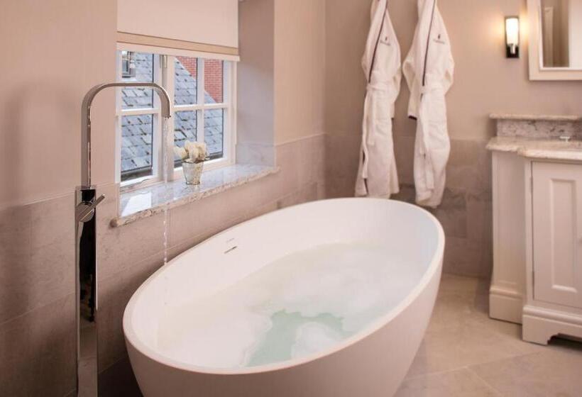 Люкс Повышенной Комфортности, Foxhills Club & Resort