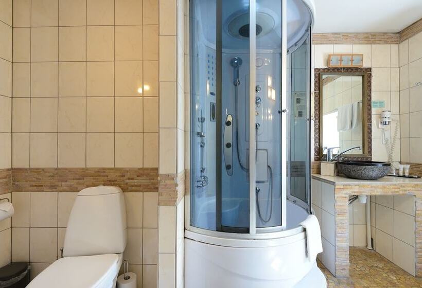 اتاق لوکس, Hansalinn