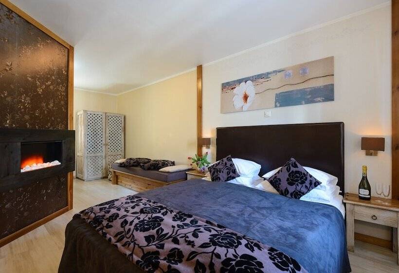 اتاق لوکس, Hansalinn