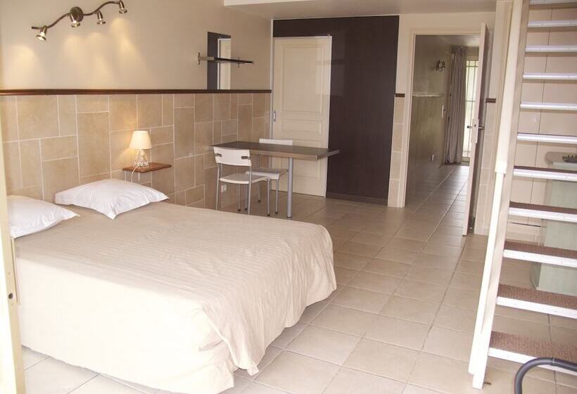 Семейный Номер, Hôtel Et Studios Les Amandiers