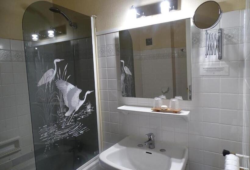 Номер Стандарт Трехместный, Hôtel Ambroise