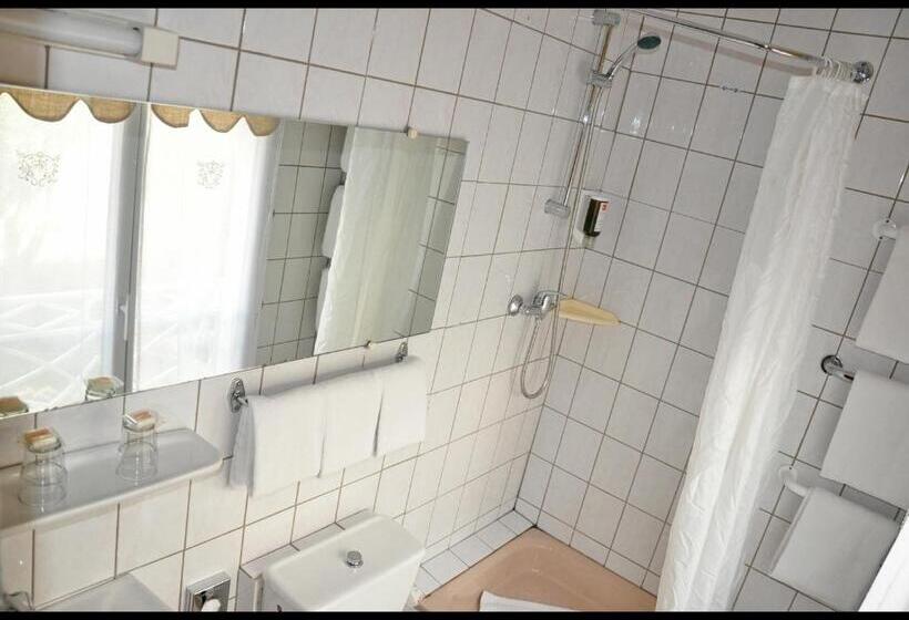 ファミリールーム, Select