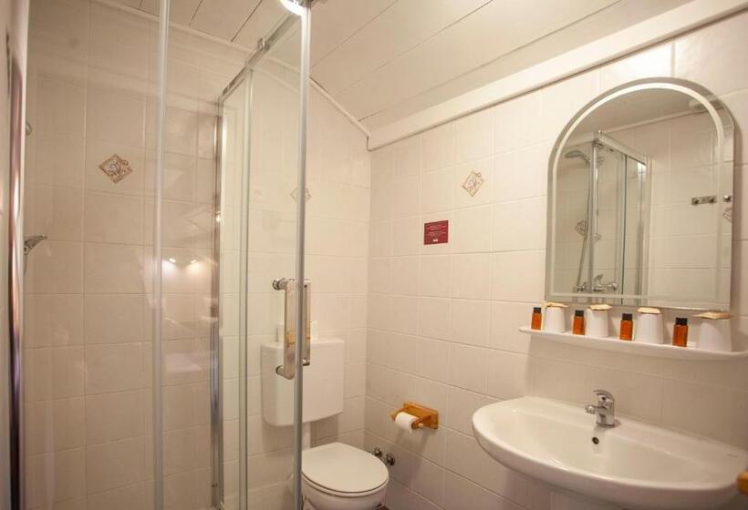 スタンダードトリプルルーム, La Chaumière Mountain Lodge