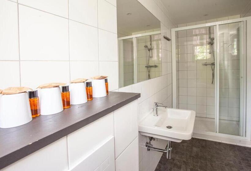 スタンダード４人部屋, La Chaumière Mountain Lodge