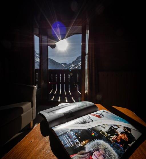 اتاق استاندارد سه نفره, La Savoyarde