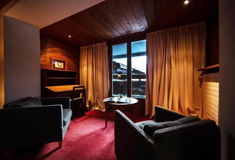 اتاق لوکس, La Savoyarde