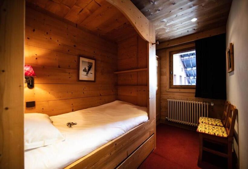 اتاق لوکس خانوادگی, La Savoyarde