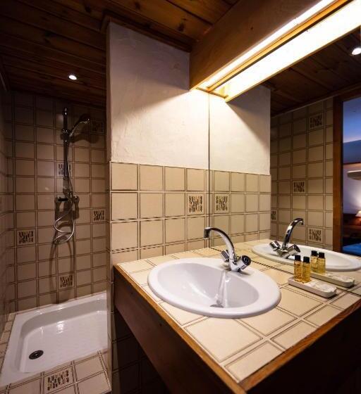 اتاق استاندارد یک نفره, La Savoyarde