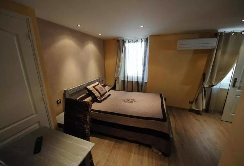 1ベッドルームアパートメント, Logis Hôtel Restaurant Les Arcades