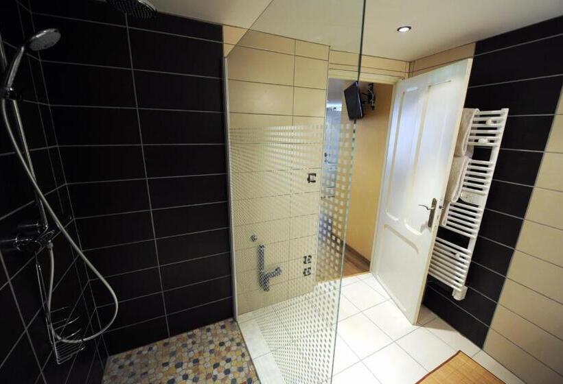 带1个卧室的公寓, Logis Hôtel Restaurant Les Arcades