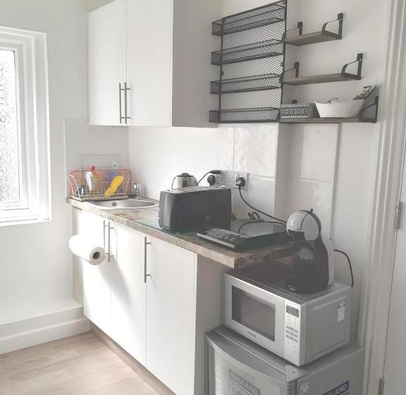 חדר סטודיו סטנדרד, Sherwood