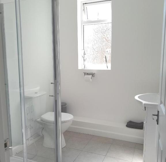 חדר סטודיו סטנדרד, Sherwood