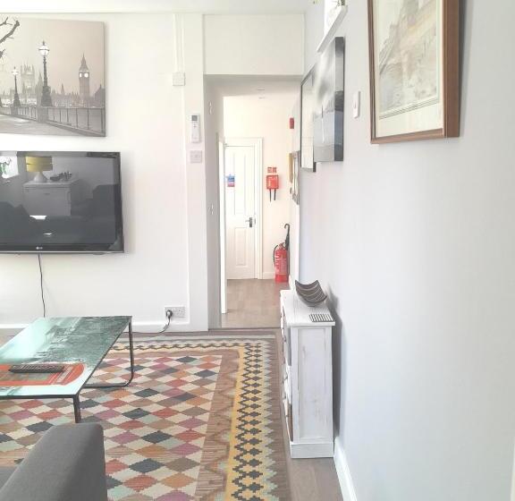 חדר סטודיו סטנדרד, Sherwood