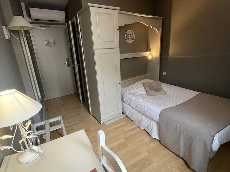 Индивидуальный Номер Классика, The Originals Boutique, Hôtel De La Balance, Montbéliard