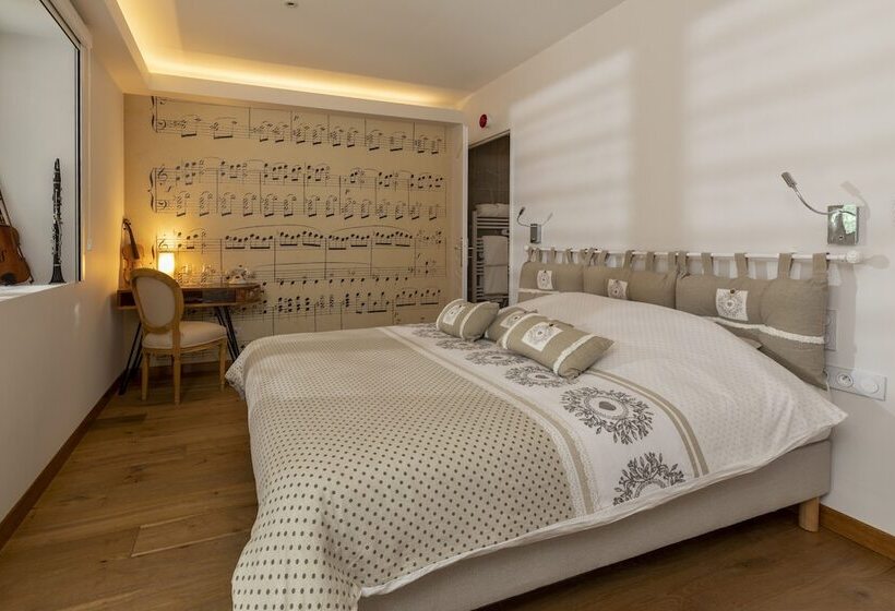 Номер Стандарт, The Originals Boutique, Hôtel De La Balance, Montbéliard