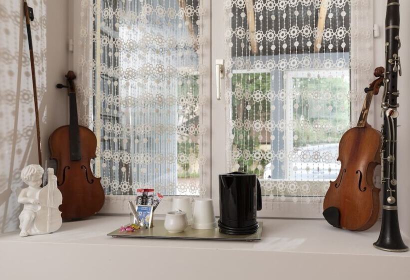 Номер Стандарт, The Originals Boutique, Hôtel De La Balance, Montbéliard