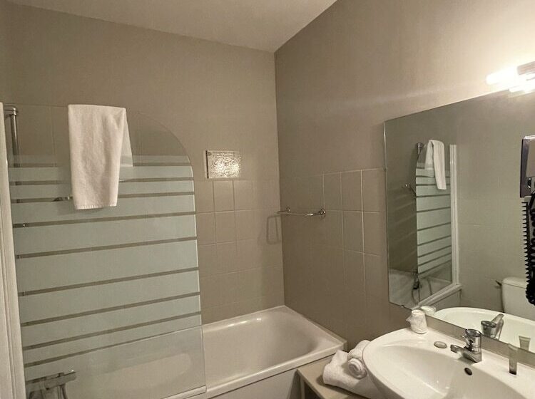 Индивидуальный Номер Классика, The Originals Boutique, Hôtel De La Balance, Montbéliard