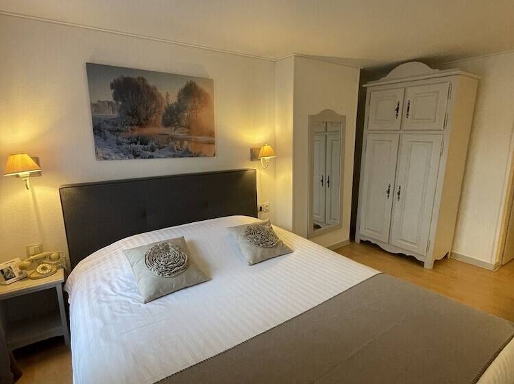 Номер Комфорт, The Originals Boutique, Hôtel De La Balance, Montbéliard