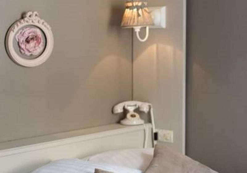 Номер Комфорт, The Originals Boutique, Hôtel De La Balance, Montbéliard