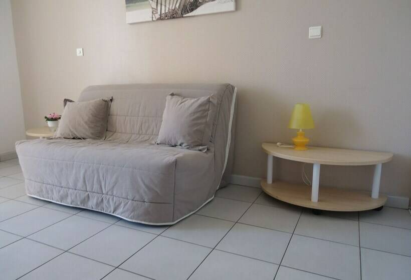 标准工作室, Residences De Bougainville