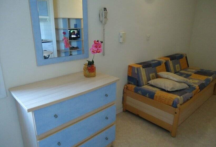 标准工作室, Residences De Bougainville