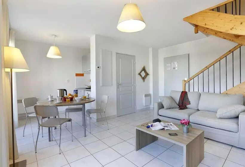 プールビューの２ベッドルームアパート, Vacanceole  Residence Cap Camargue