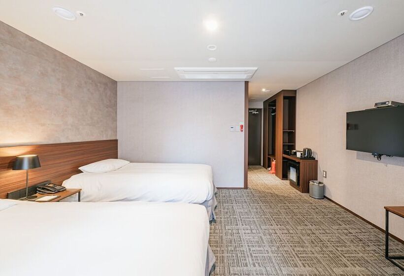 חדר סטנדרט, With City